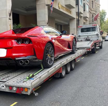 Easy Car Recovery truck responding to a breakdown call